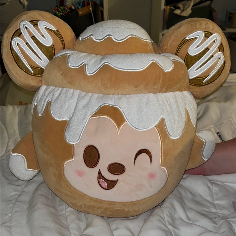 NWOT Disney Munchling’s Cinnamon Swirl Bun Plush Large 14.5” Mickey Mouse